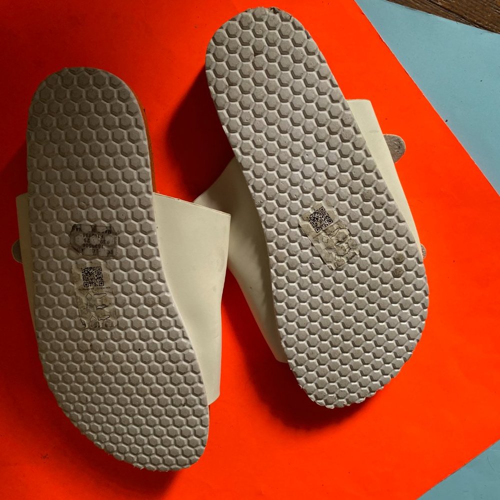 ASOS DESIGN two strap sandals - Picture 4 of 8